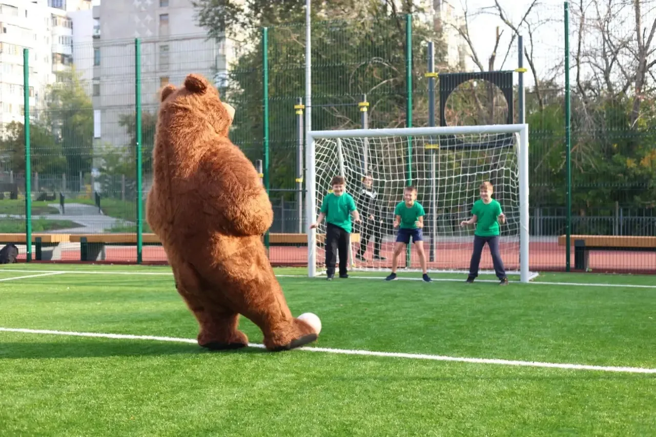 Спорт с любимым Медведем: праздник для всей начальной школы! ⚽ 🏐