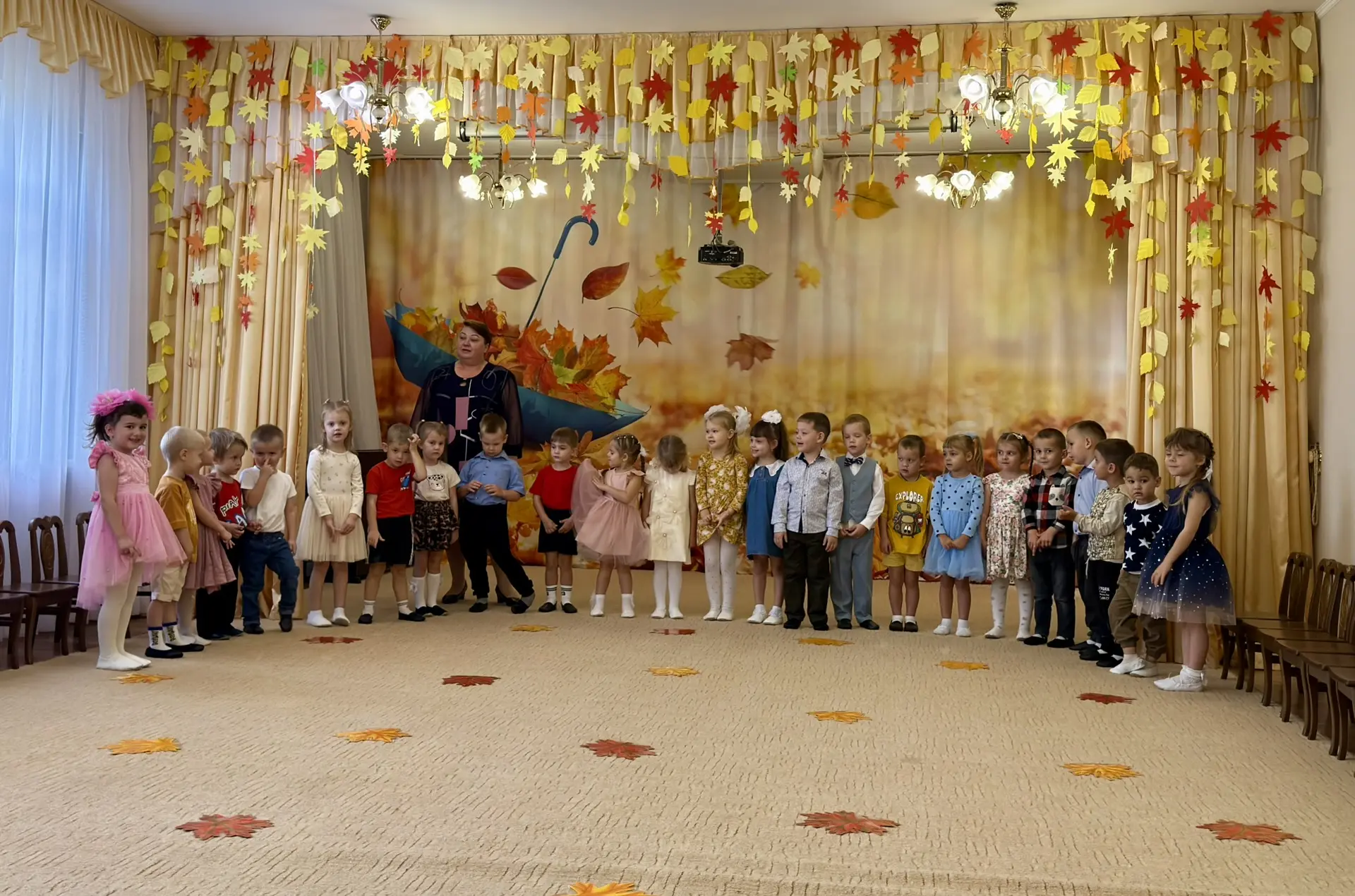 Сегодня прошел осенний праздник в средней группе🍁