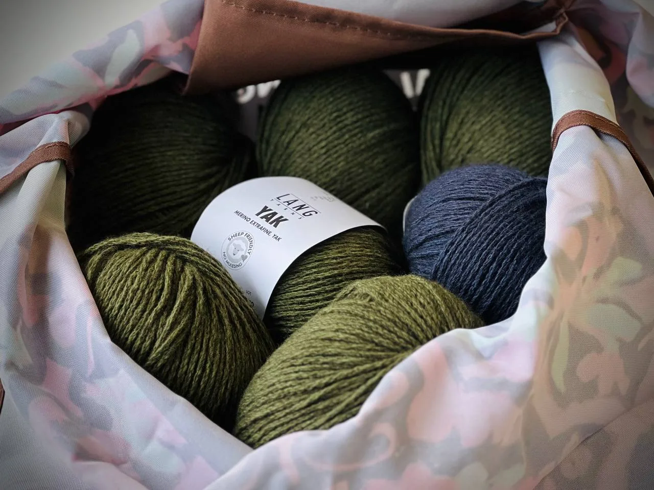 Премиальные наборы LANG YARNS YAK — для тех, кто выбирает лучшее! 🤎
