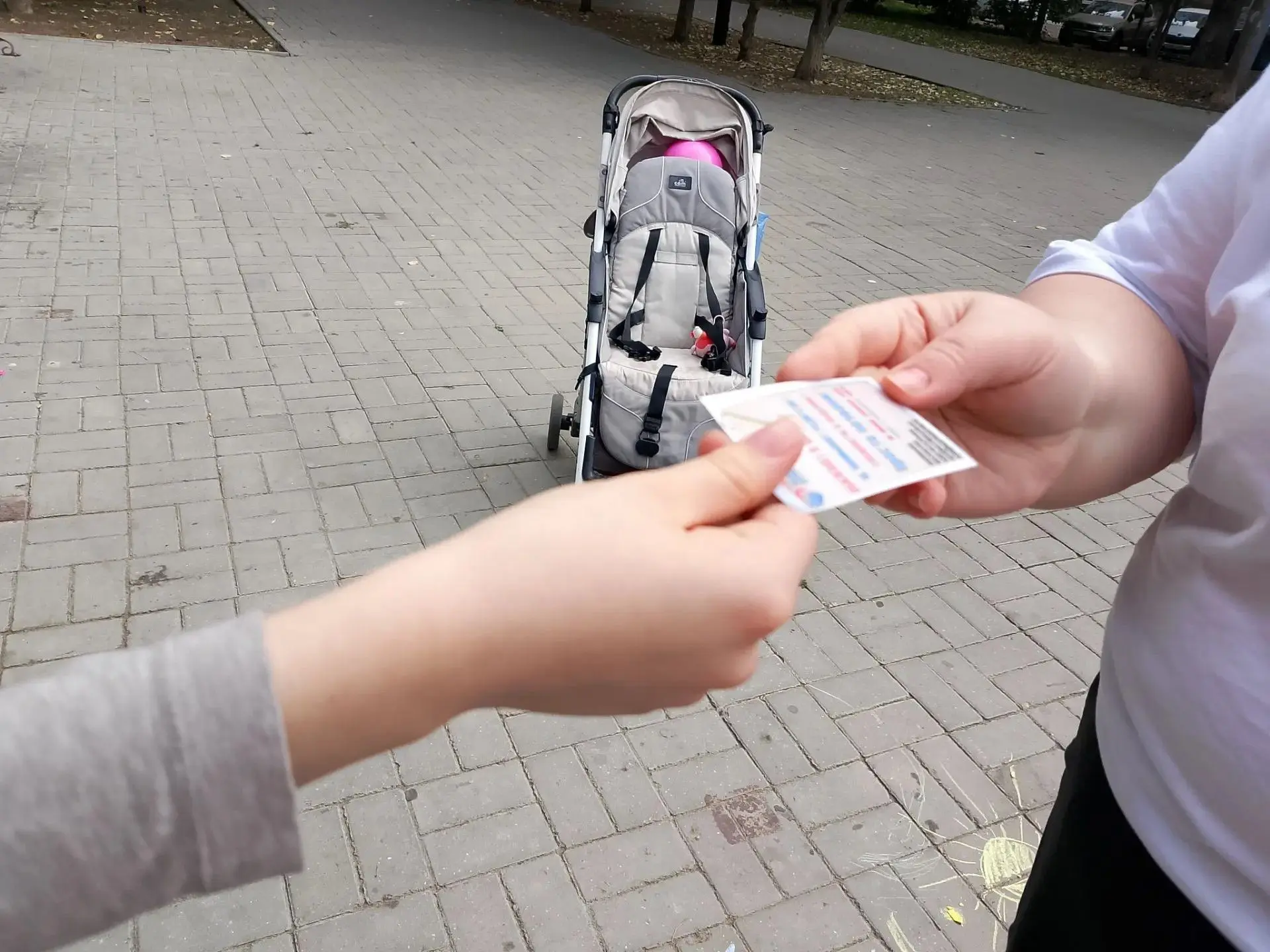 «Анонимный звонок=реальная помощь»: специалисты центра «Исток» провели рекламную уличну...