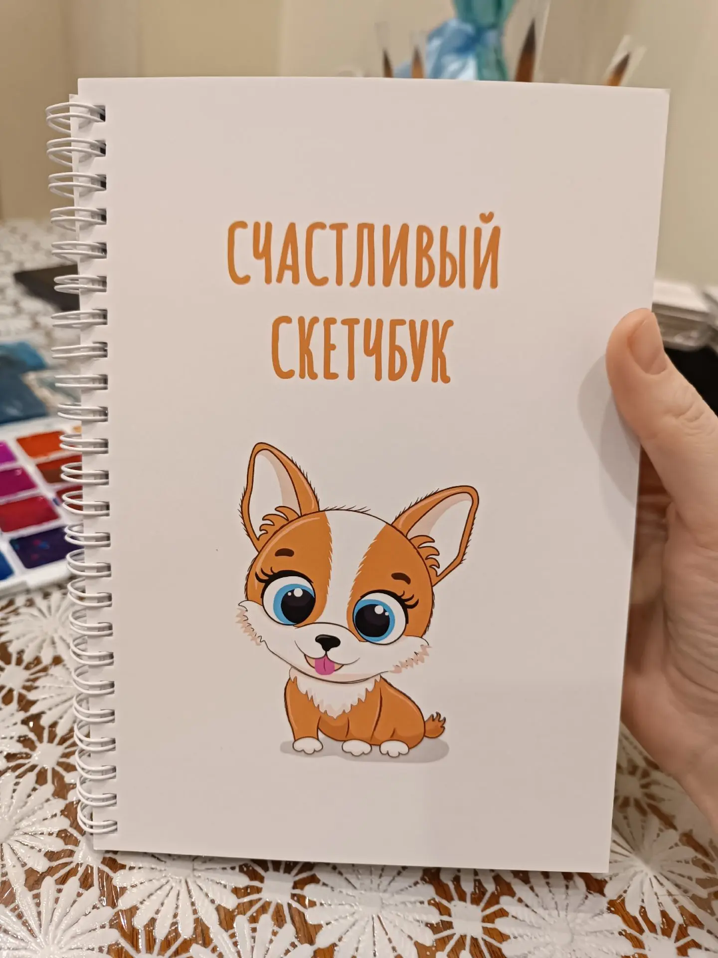 У меня есть скетчбук, в котором я иногда рисую просто для души. 🎨🖌 Не ради идеального...