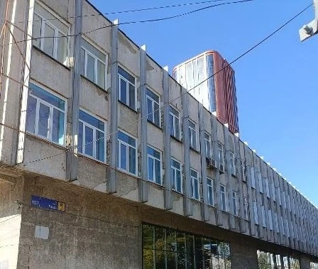 В центре Челябинска продают одно из самых известных зданий советской постройки.