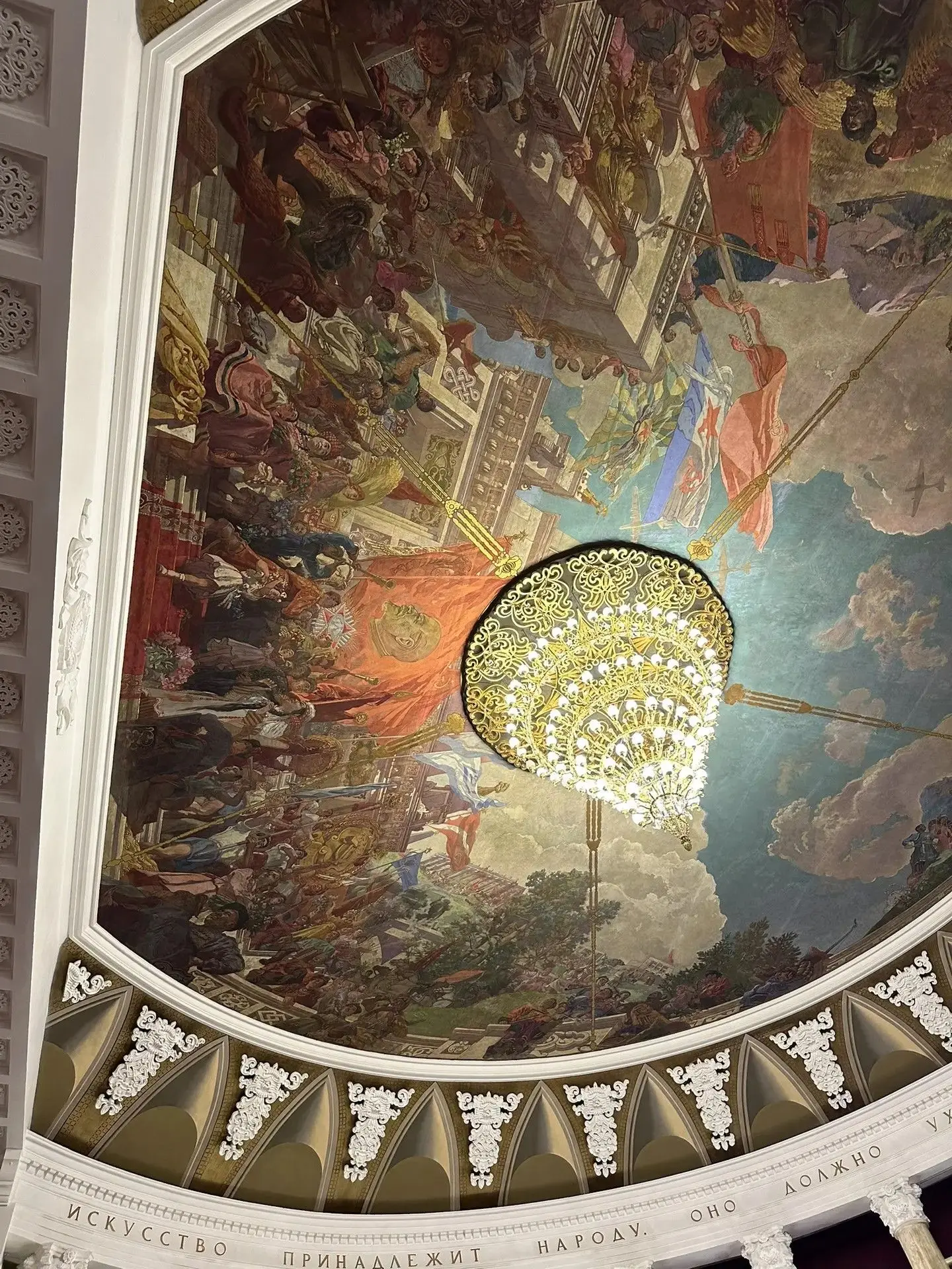 📍Бурятский театр оперы и балета — это не просто культурное учреждение, а настоящий арх...