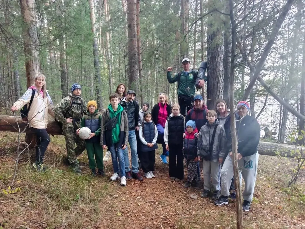 🏕️ 10 километров по Тропе здоровья: березовчане сдали туристский ГТО