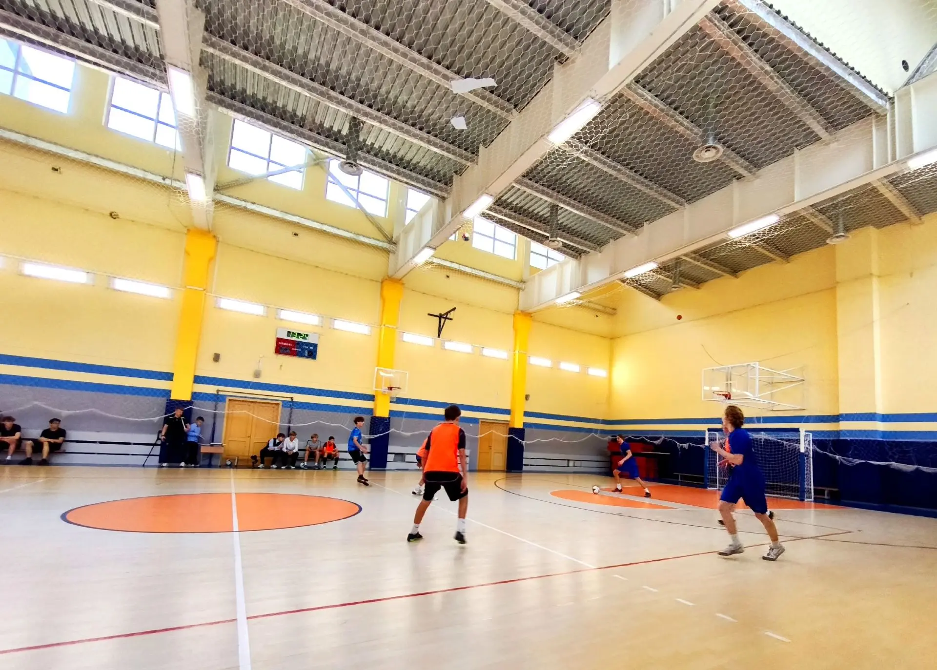 🏆 Впервые в Красносельском районе прошёл открытый районный турнир по фиджитал‑футболу!