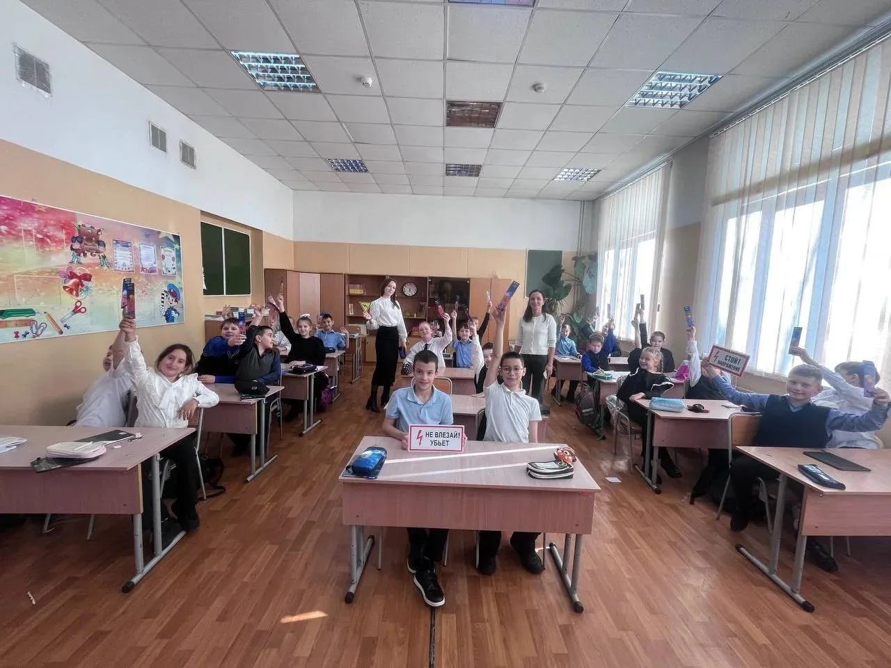 Сегодня 4А класс посетили гости с организации «Россети».