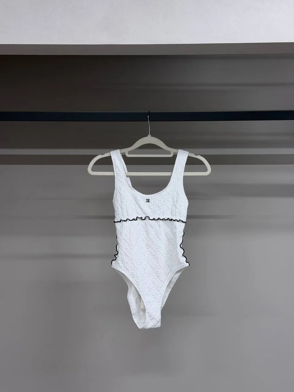 Новый купальник Chanel, маркировка 34 (FR).
