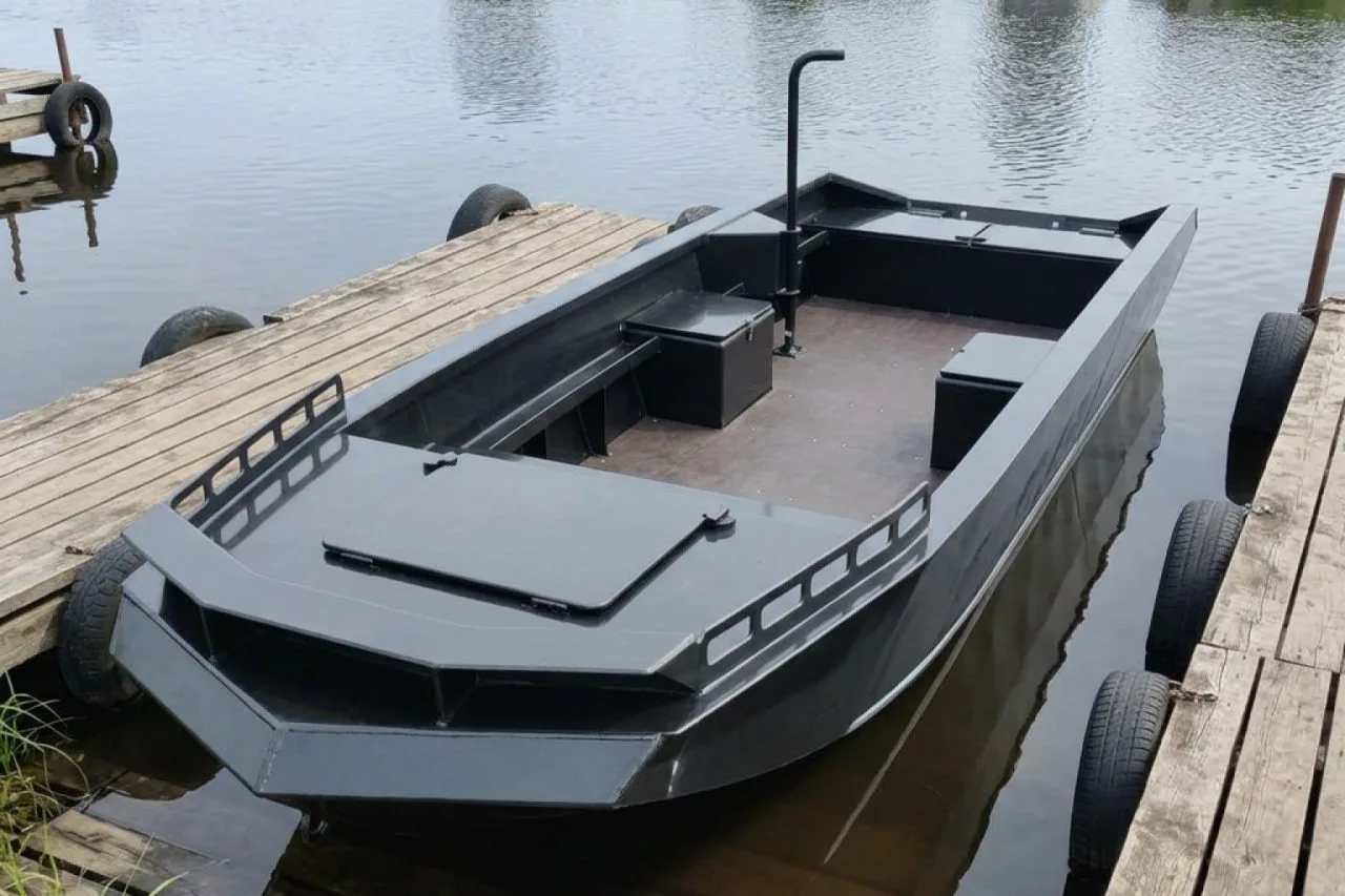 GOONCH 460 mud wide — вариант для тех, кто выбирает моторную лодку с пластиковым корпус...