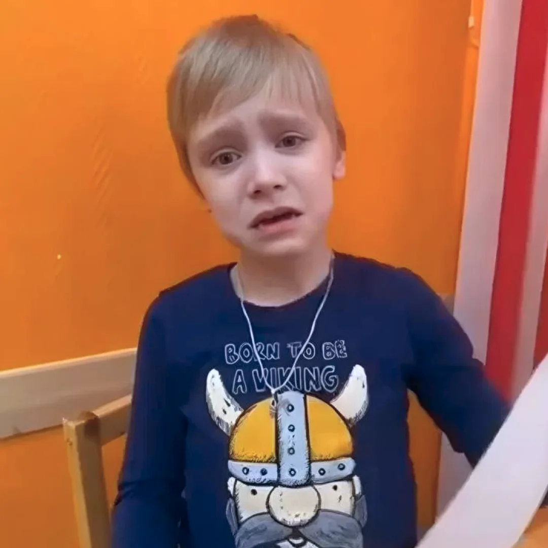 В 3 годика Святика бросила родная мать. Она не захотела возиться с больным ребёнком. Ка...