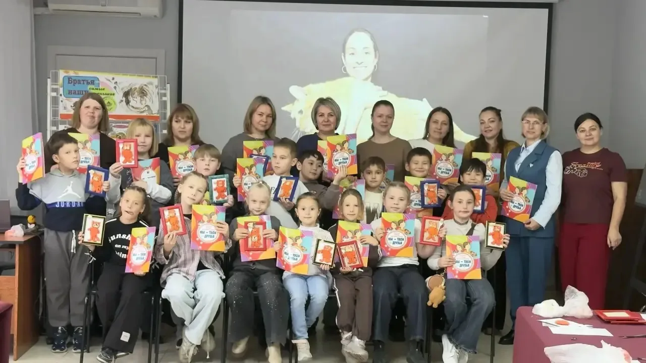 Вчера, 11 октября, было по-особенному тепло — мы устроили настоящий семейный Мяу-праздник!