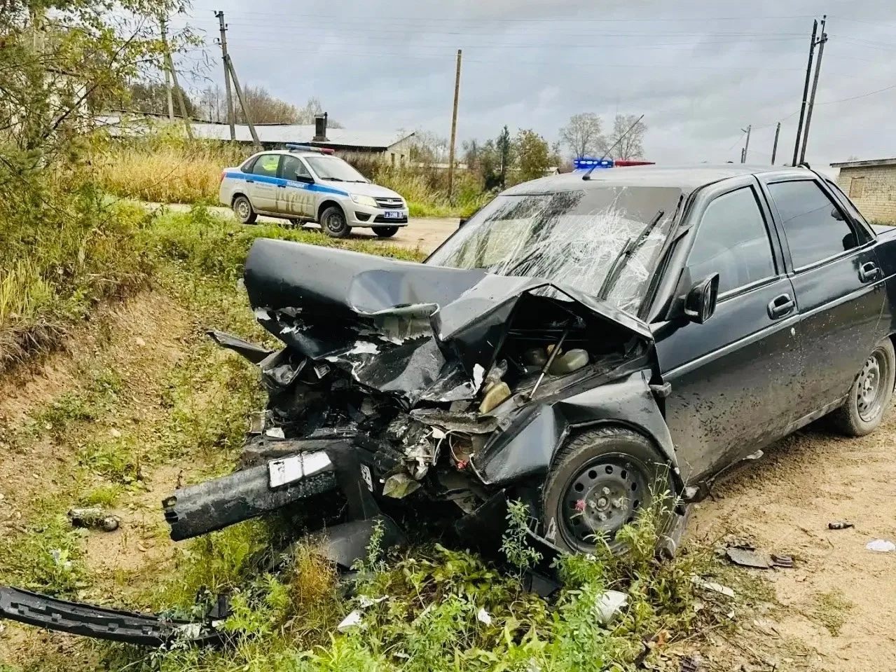 В Верховажье два автовладельца получили серьёзные травмы в результате аварии.