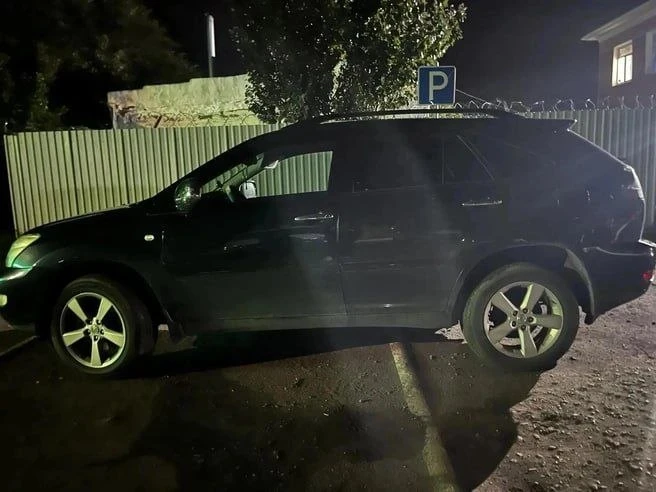 🚨 Пьяный мужчина разгромил Lexus в Омской области