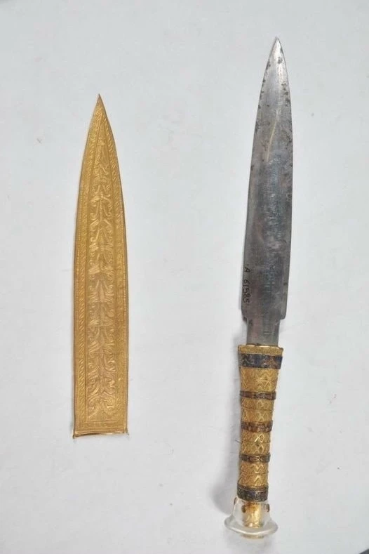 🗡️ МЕТЕОРИТНЫЙ КИНЖАЛ ИЗ ГРОБНИЦЫ ТУТАНХАМОНА