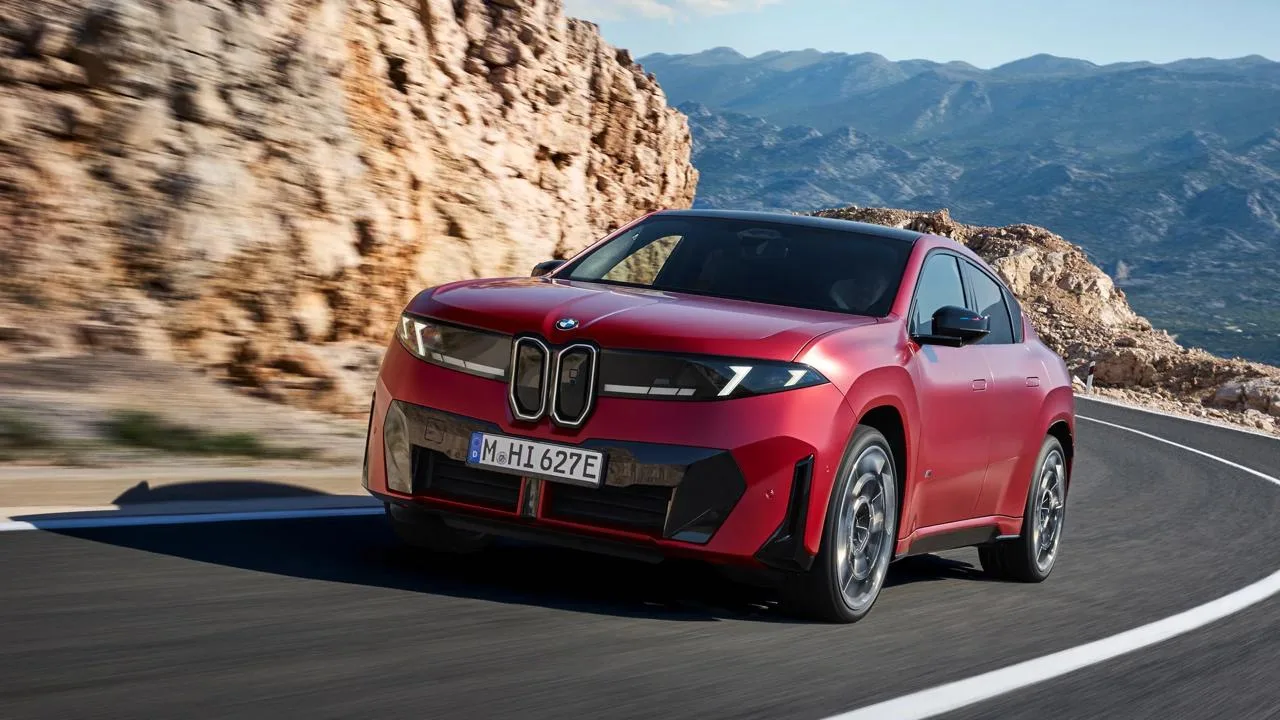 «Теперь Горбатый! Я сказал, Горбатый!» — BMW представила электрическое кросс-купе iX4 ⚡️