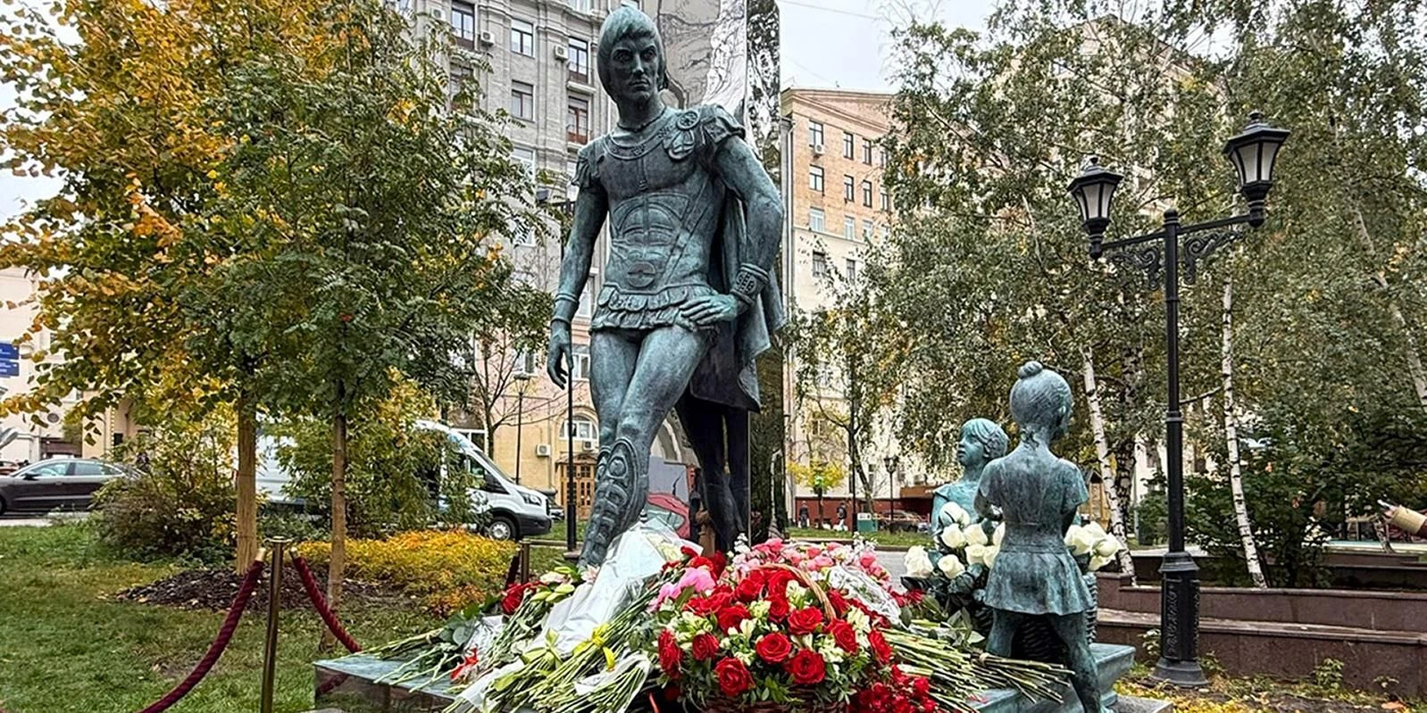 🇷🇺 🇱🇻 В Москве открыли памятник латвийскому артисту Марису Лиепе