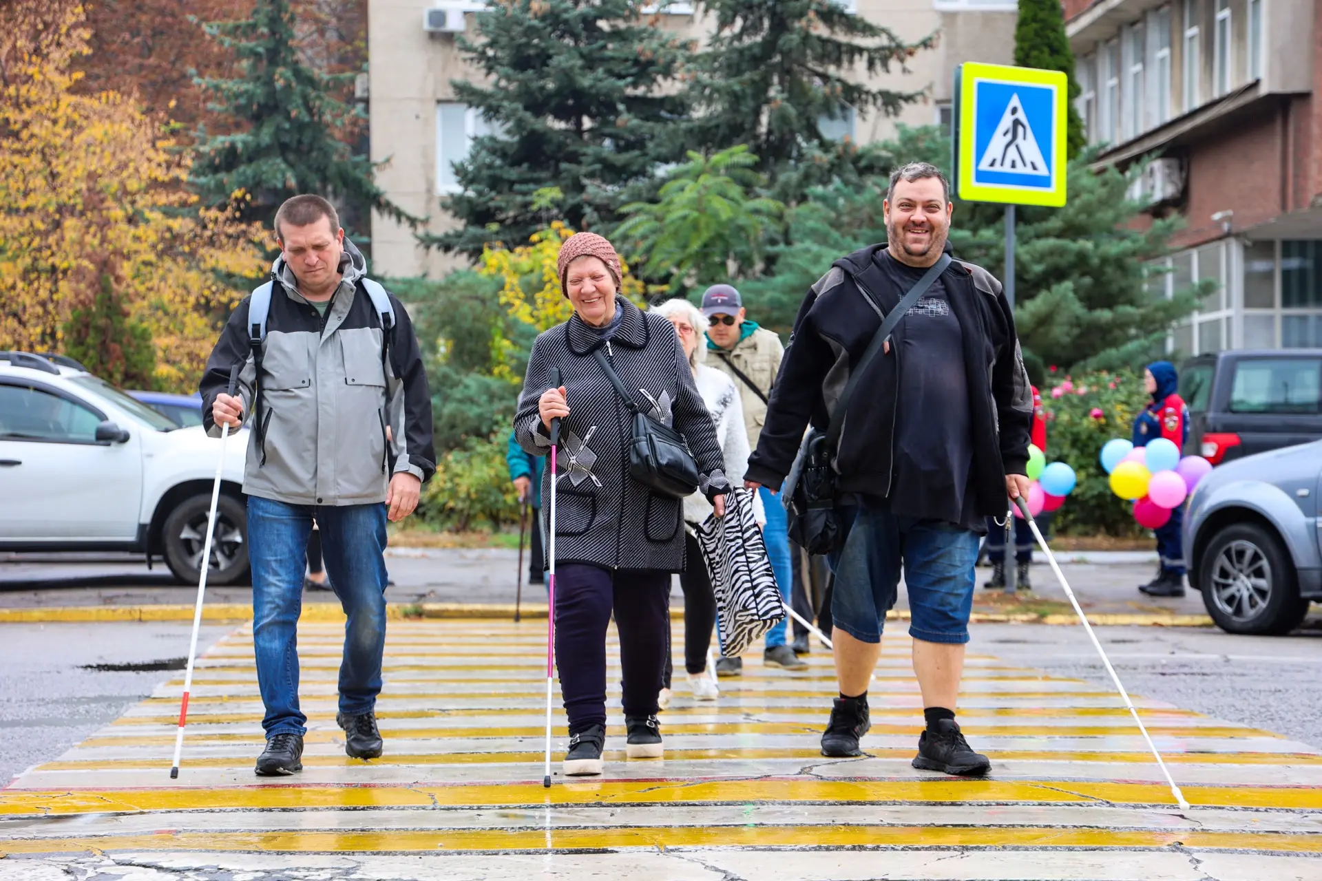 ✔️ В Луганске прошла акция «Осторожно! Белая трость!»: уделили внимание тем, кто особен...