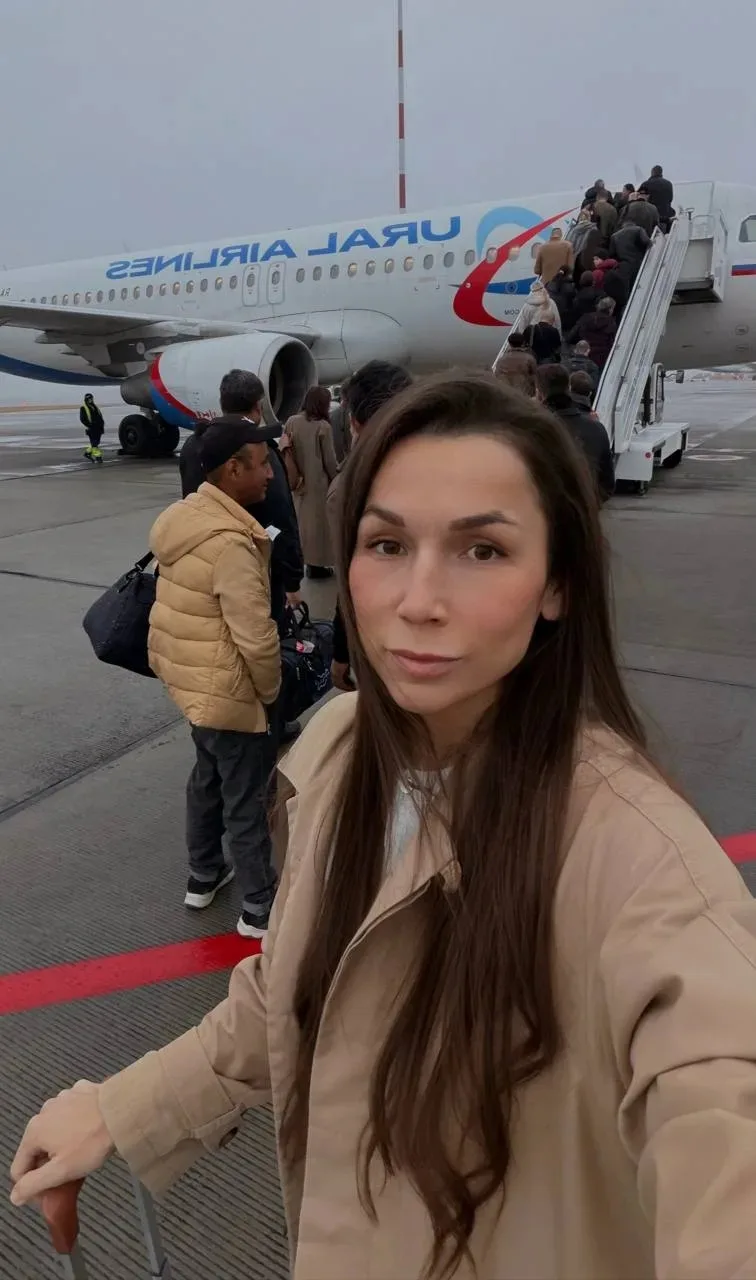 Сидим в самолете, через 15 минут вылетаем, все по плану 👌🏻