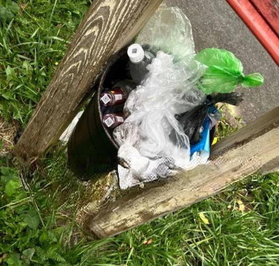 🗑 Мусор разлетается по двору в Южном Бутово