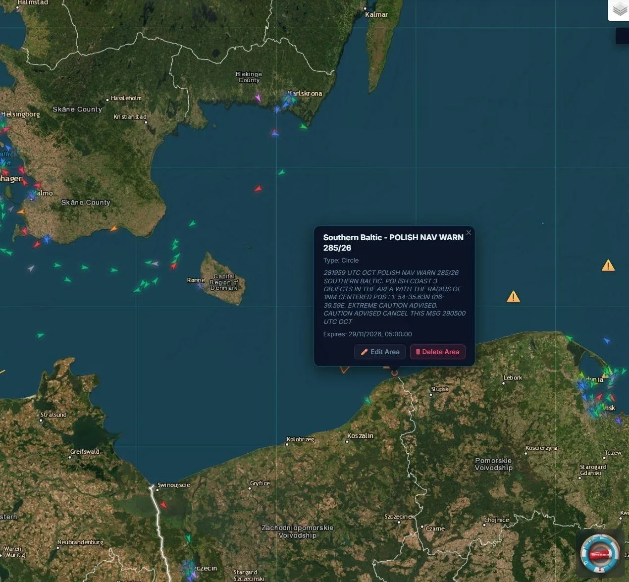 В Балтийском море у побережья Польши обнаружены несколько неопознанных объектов. Военны...