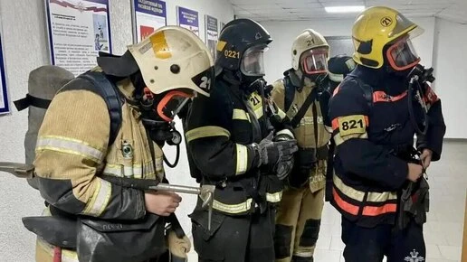 Огнеборцы и полицейские отработали эвакуацию в здании волгоградского ГУ МВД