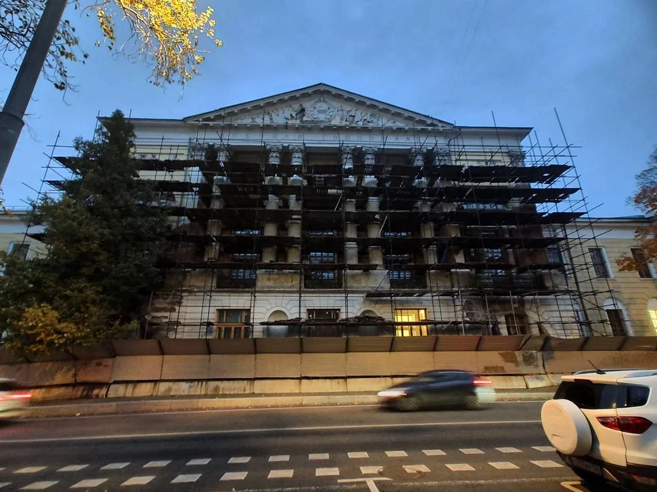 🏛В Лефортово соседи обсуждают реставрацию Госпиталя Бурденко