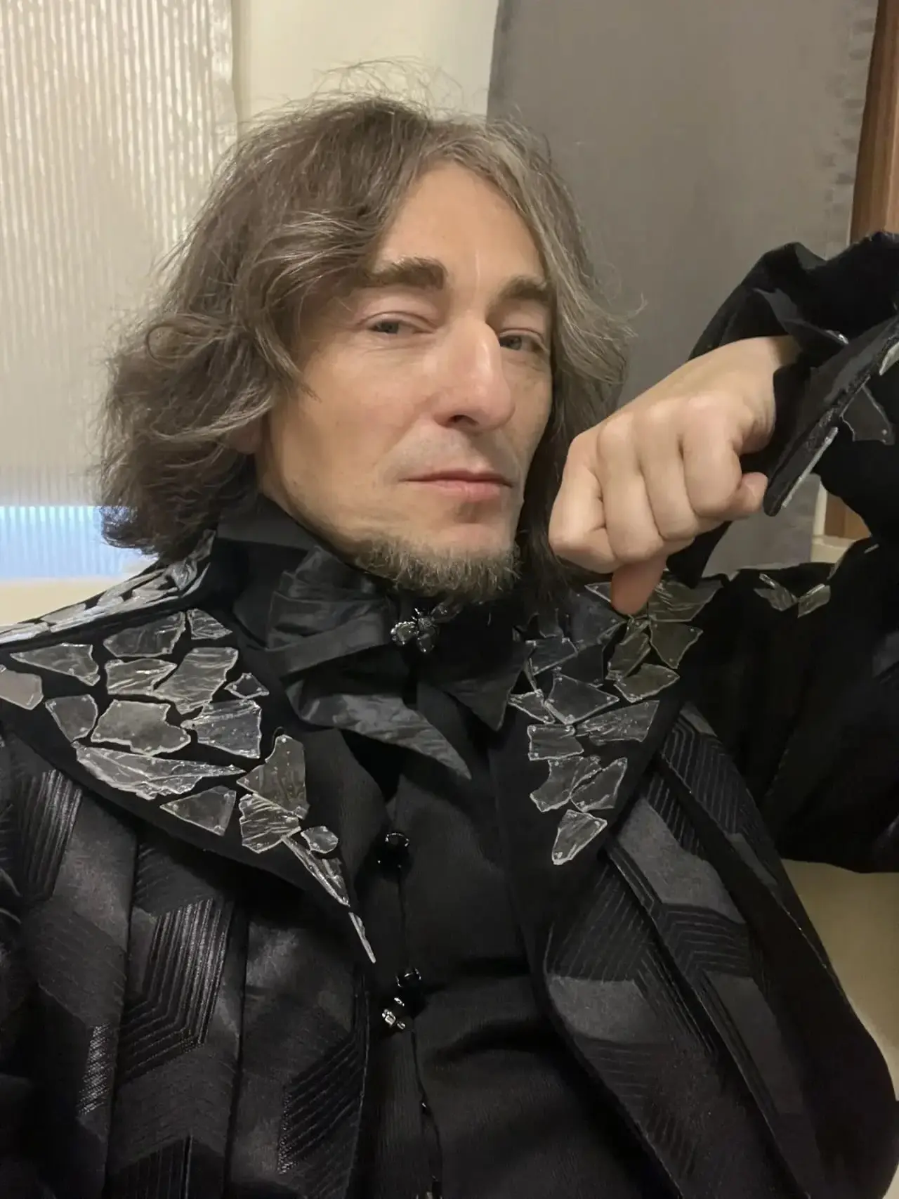 Маг-чародей Сергей Безруков. Народный артист новую роль на себя примеряет. Осталось еще...