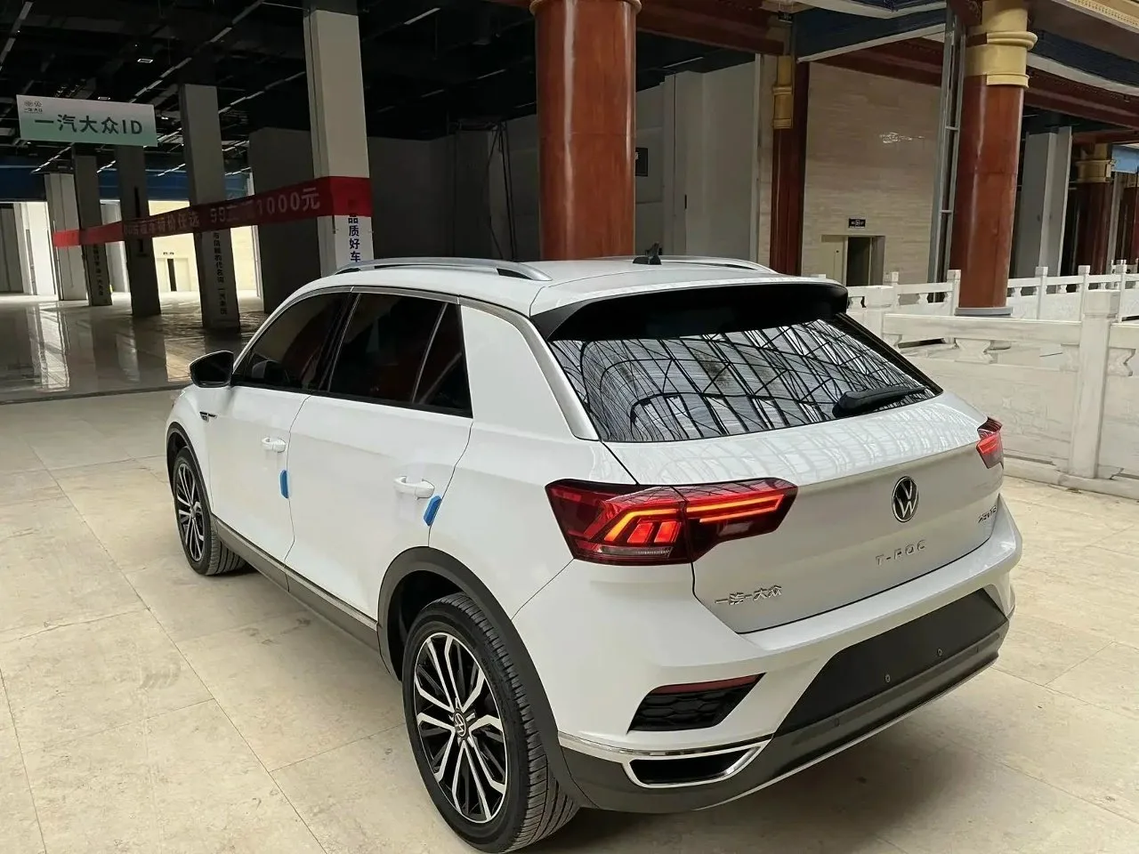 Volkswagen T-Roc 280 TSI — 1.4 TSI Turbo, 150 л.с.