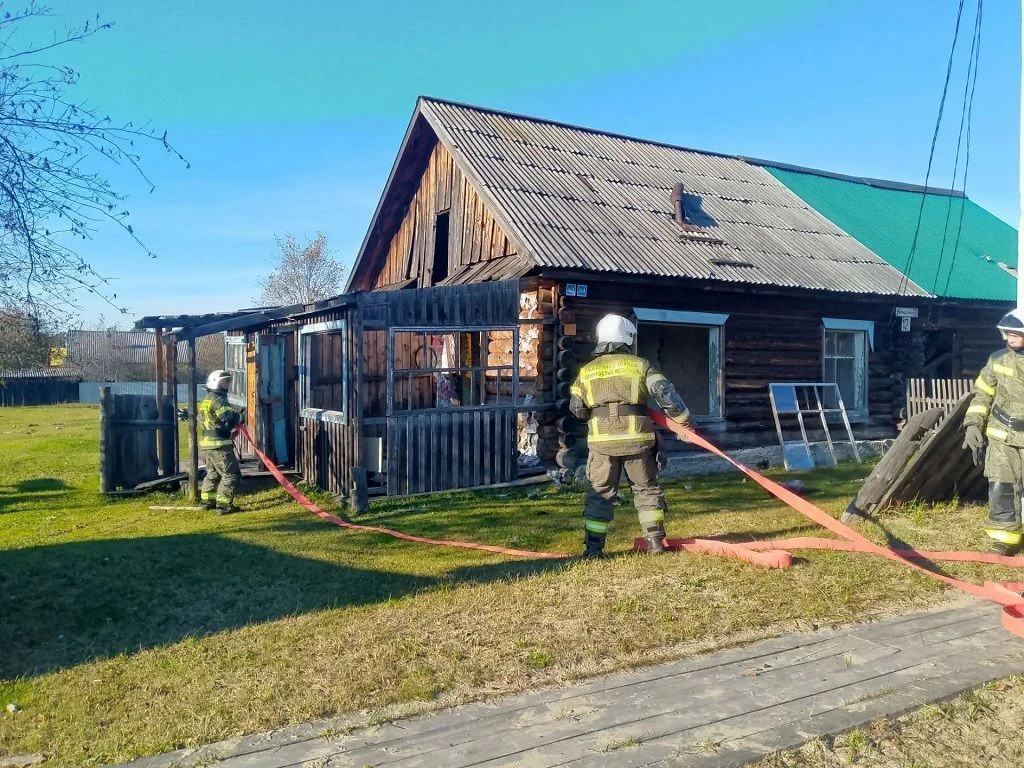 Деревянные дома — зона особого риска. Центроспас провел пожарно-тактические учения