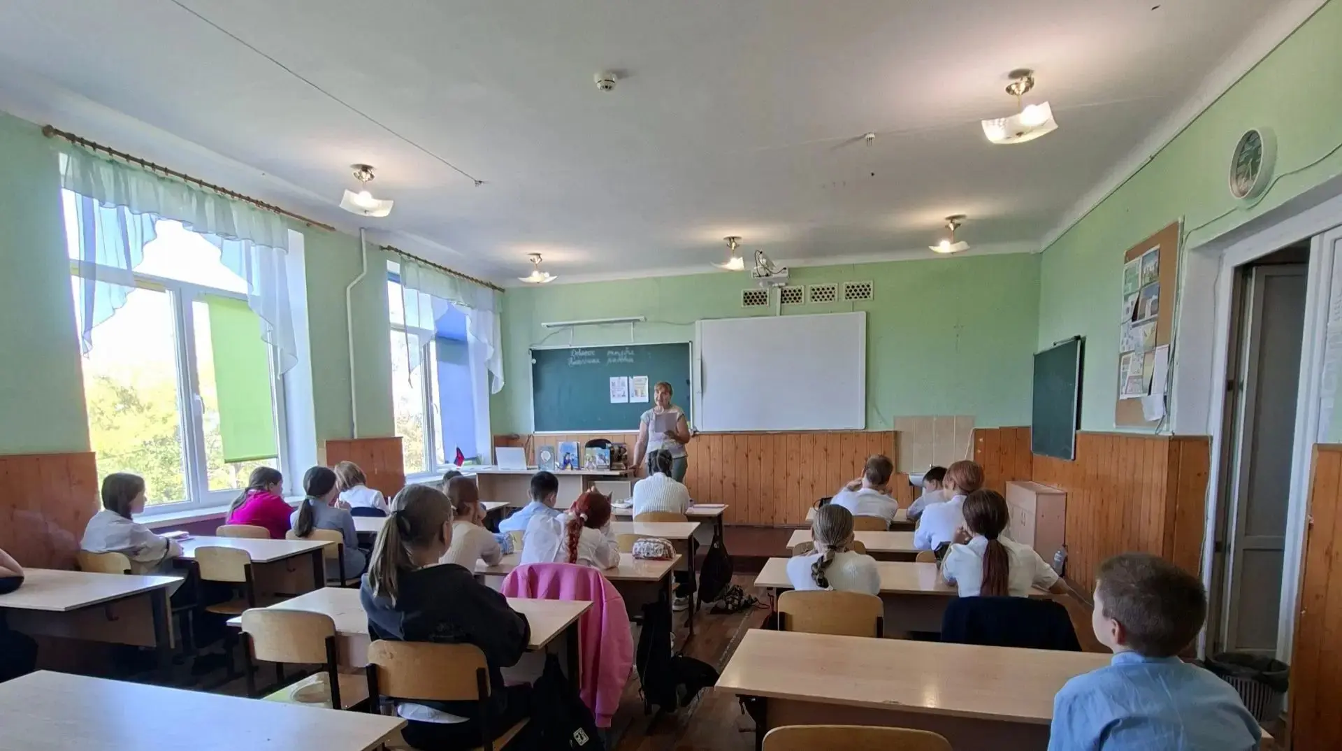 📚 Праздник, который объединяет: Всероссийский день чтения в нашей школе!