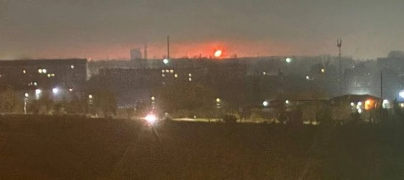 В Рязани отменили занятия после атаки дронов, в Борисоглебске сообщили о ночном возгорании