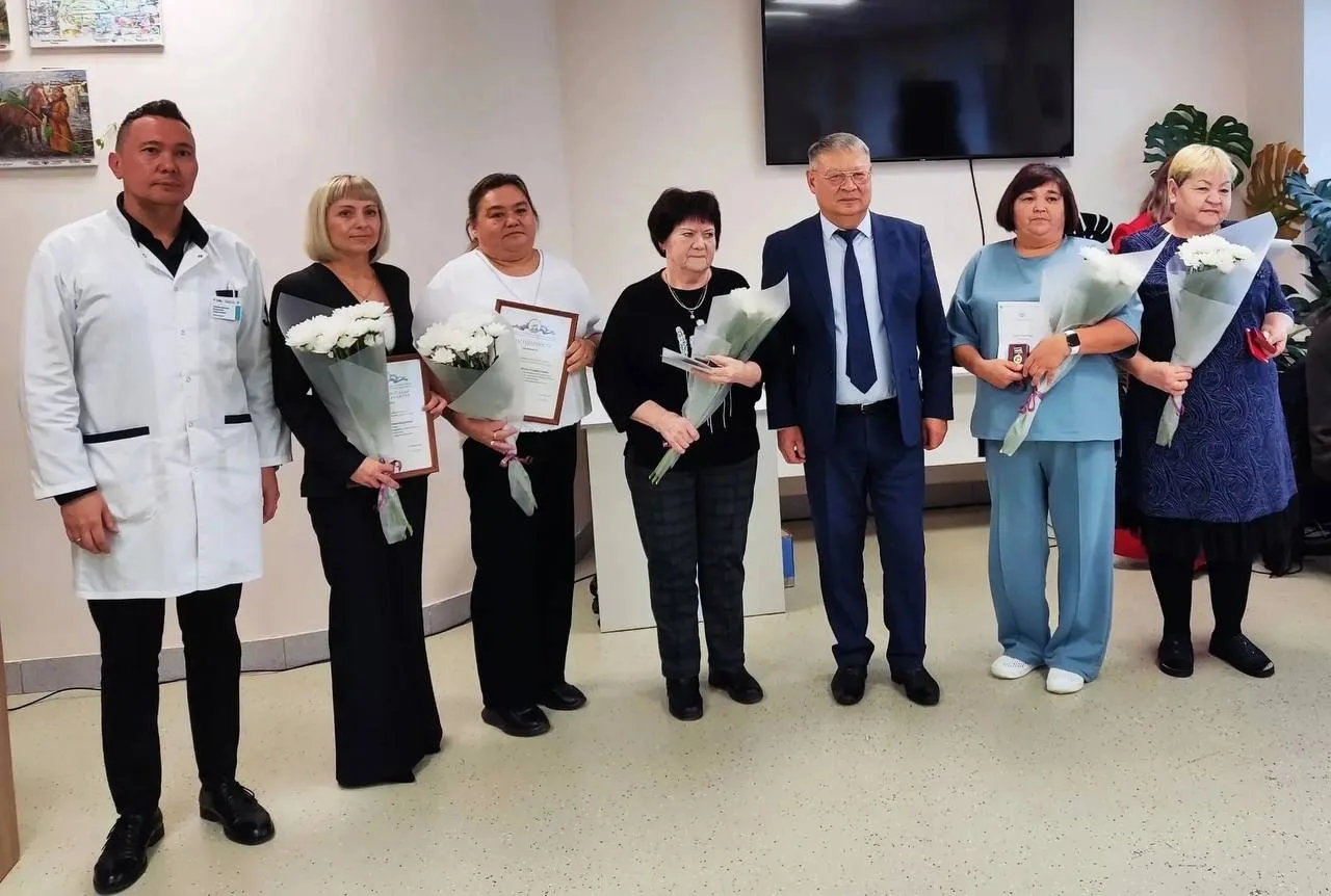 🎉 Медиков Салаватского района отметили наградами