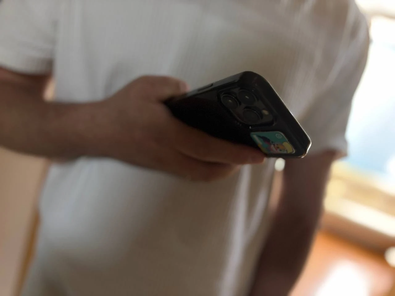 🫥 Таксист перевел себе 20 тысяч рублей с телефона клиента за доставку алкоголя в Бироб...