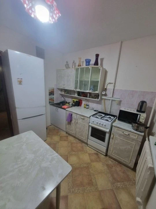 Сдам жилье по пр.9-Пятилетки 9 ,аренда 11000 (все включено).Тел.89063883712 ,89276675701