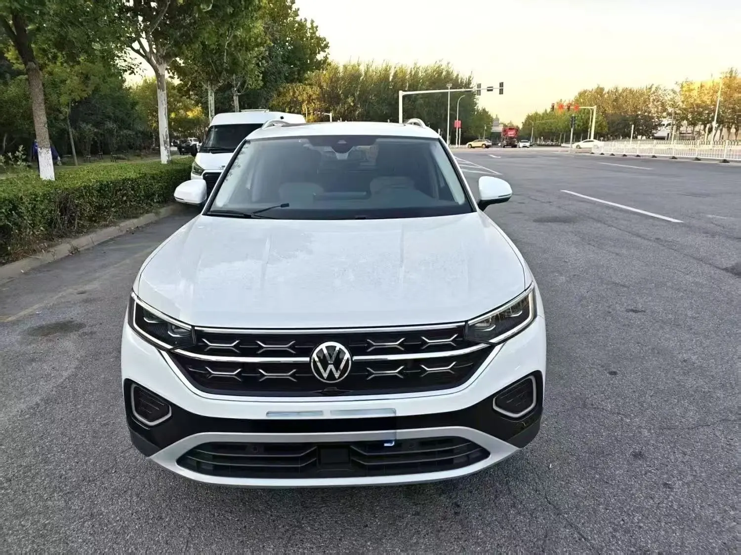 🔥 Volkswagen Tayron 2023, 1,4TSI 280TSI, передний привод, комплектация Luxury Plus Adv...