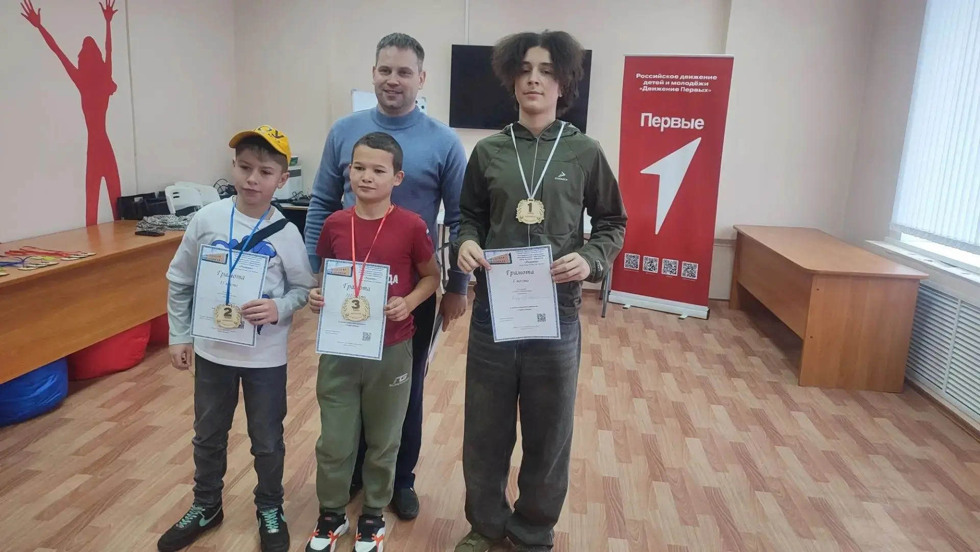 ПОЗДРАВЛЯЕМ НАШИХ КАРТИНГИСТОВ И ИХ НАСТАВНИКА!