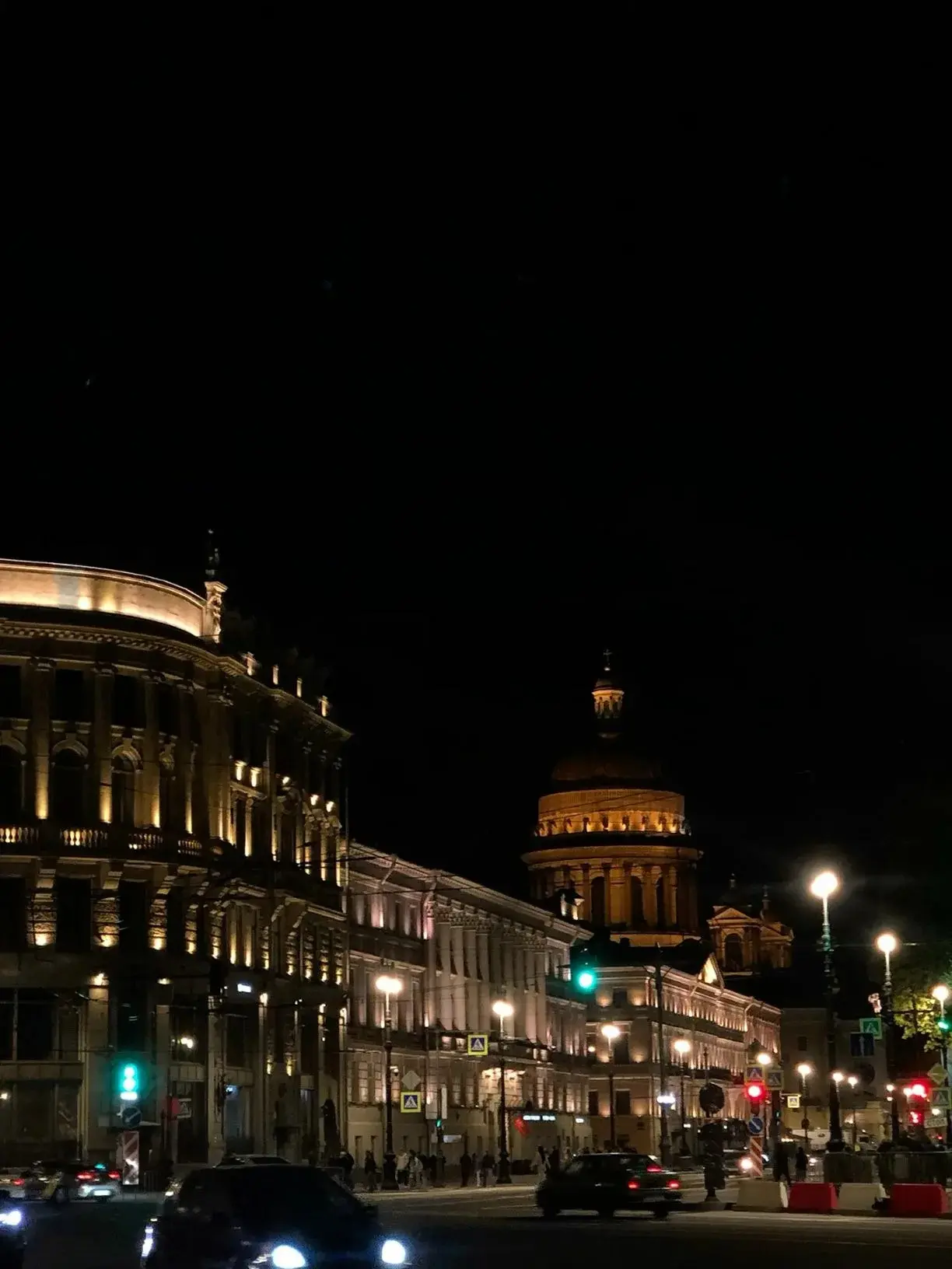 ✨ Спокойной ночи, Санкт‑Петербург.