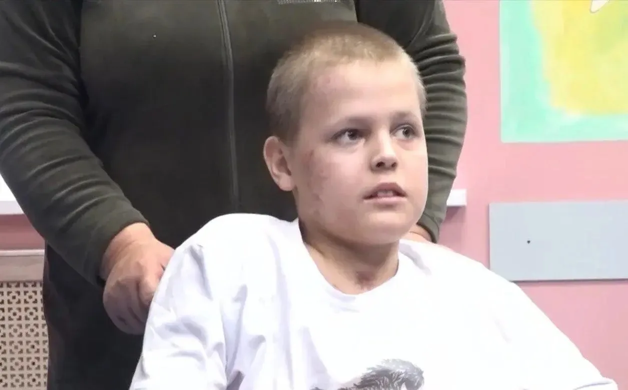 🥲 11-летний Илья спас котёнка и сам попал под КамАЗ — мальчик получил 19 переломов и п...