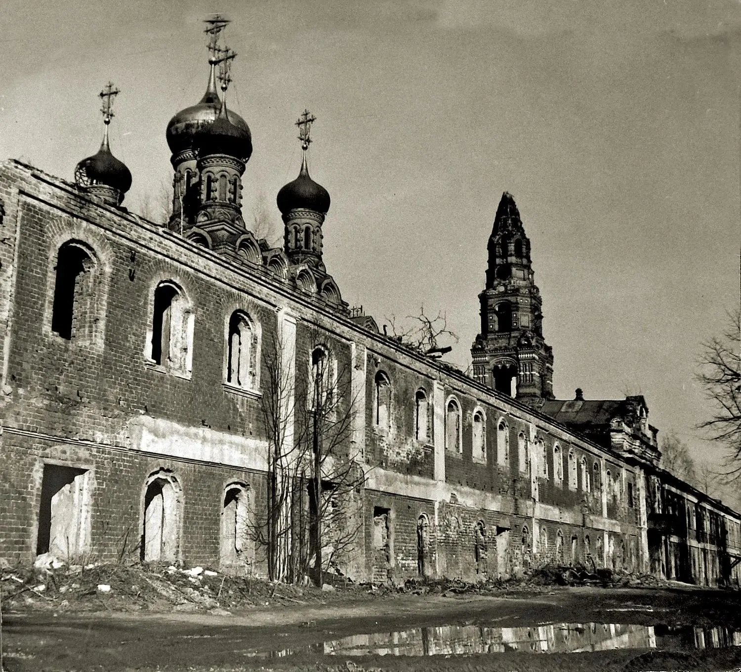 10 октября исполнилось 140 лет со дня закладки каменного надпещерного храма во имя Черн...