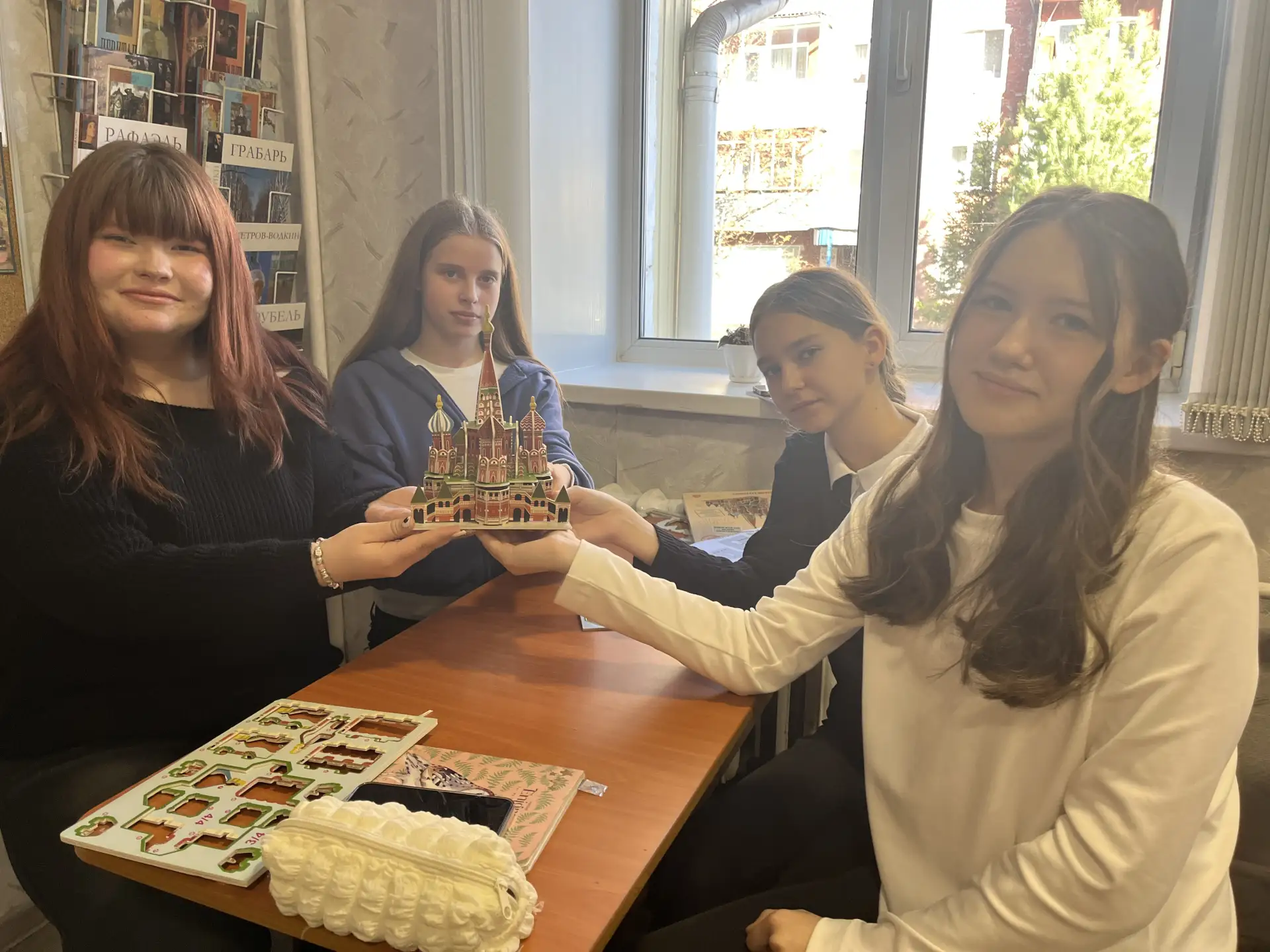 Изучать архитектуру в школьном возрасте — ох как нелегко! Купола, кокошники, шатры, зак...