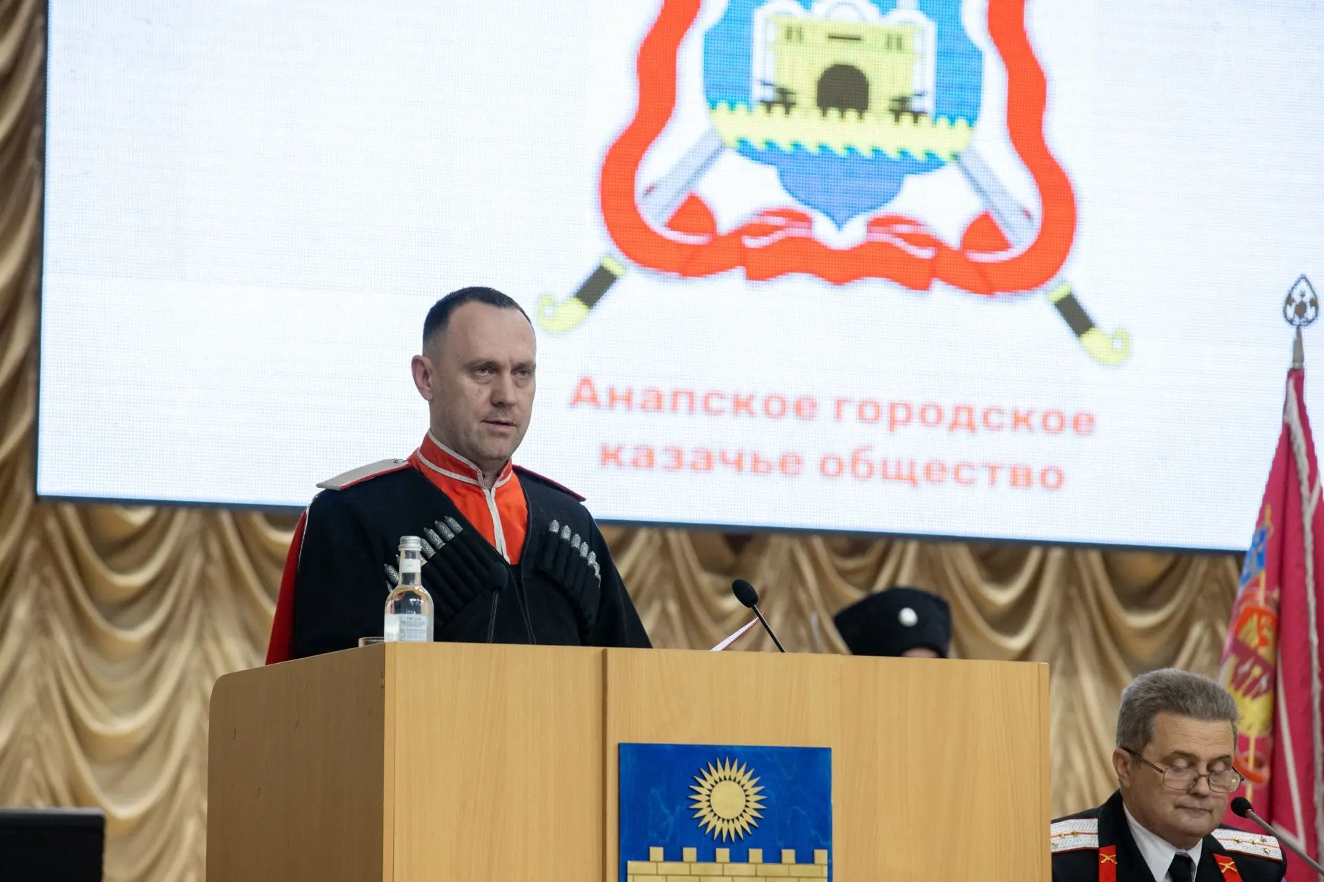 Атамана казаков Анапы задержали по подозрению в мошенничестве