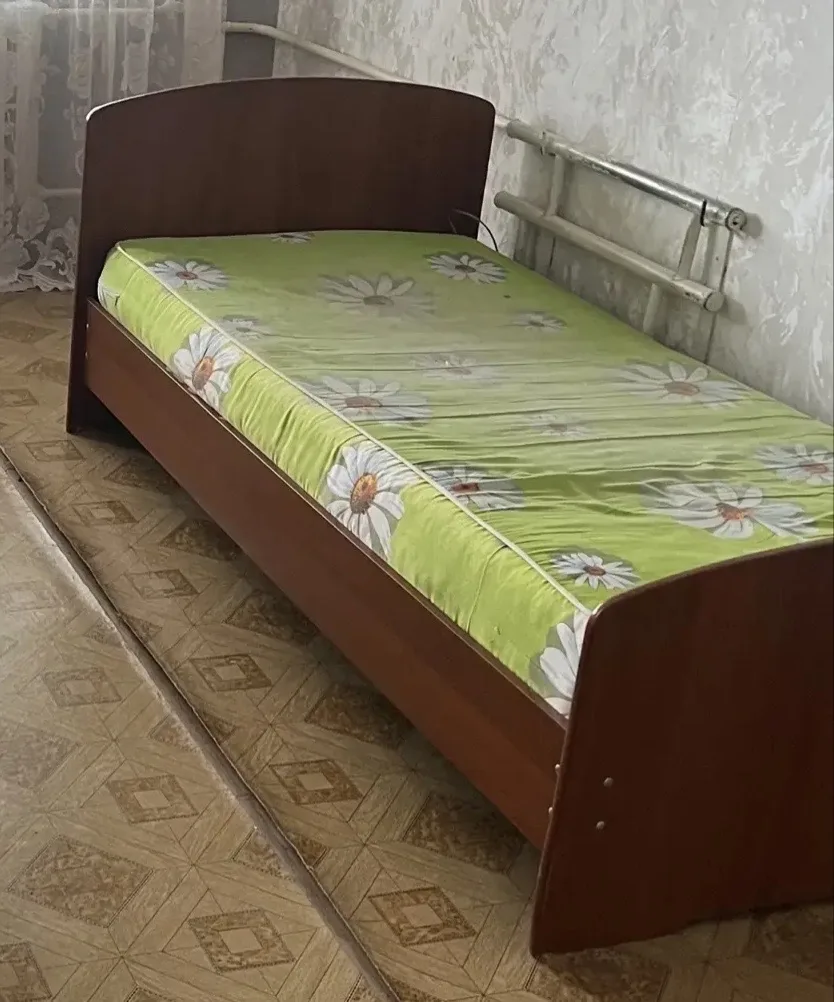 Отдам даром односпальную кровать. Разобрана. Самовывоз.