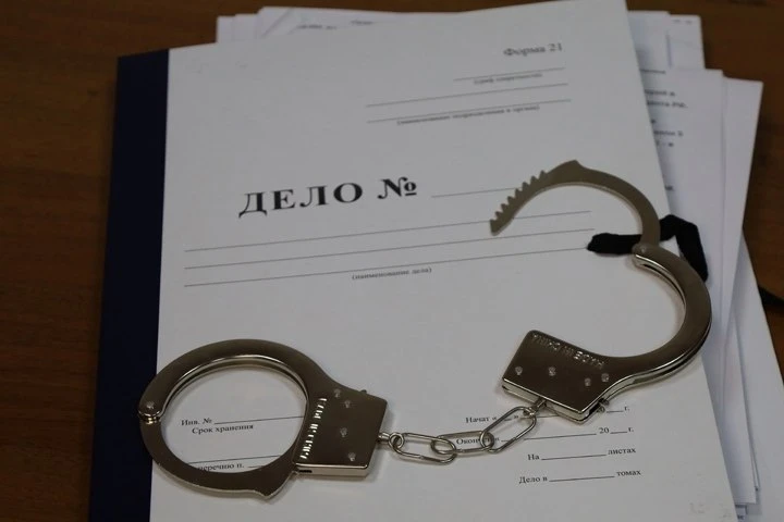 В Саяногорске 22-летняя девушка стала жертвой мошенников, переведя 8 тысяч рублей за «в...