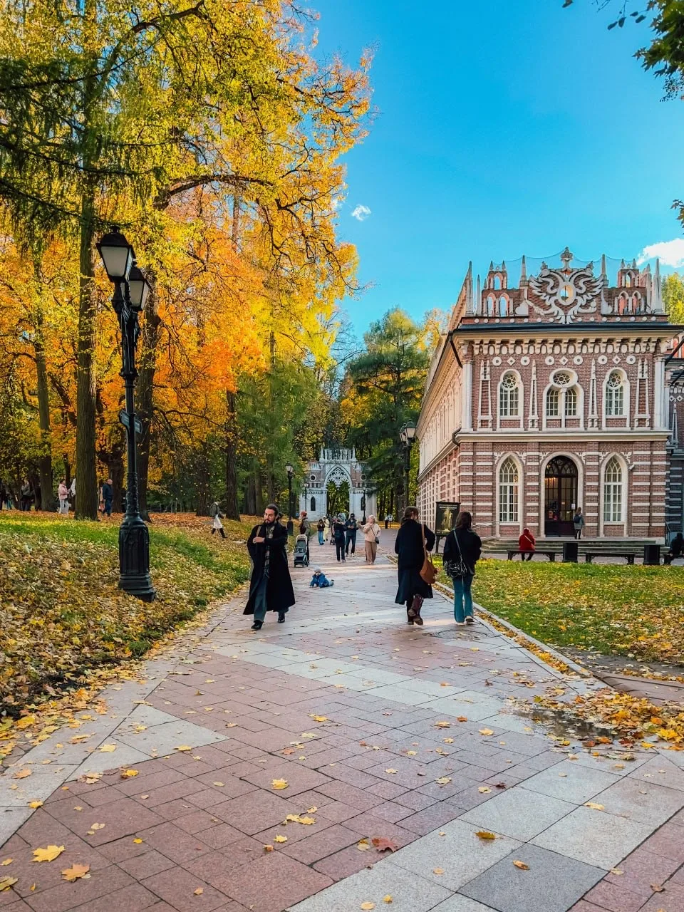 В усадьбе Царицыно не хуже, чем в Кусково — пейзажи завораживают 😍