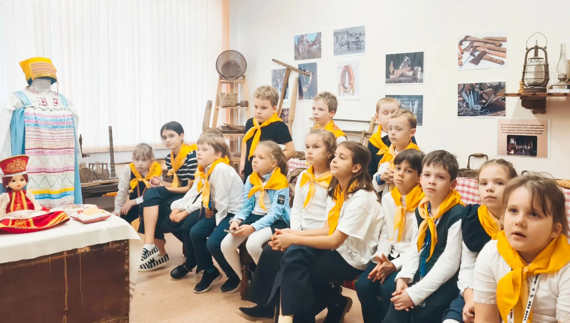 🦫 ПУТЕШЕСТВИЕ В ПРОШЛОЕ: ОТКРЫВАЕМ СЕКРЕТЫ РУССКОГО БЫТА! 📜
