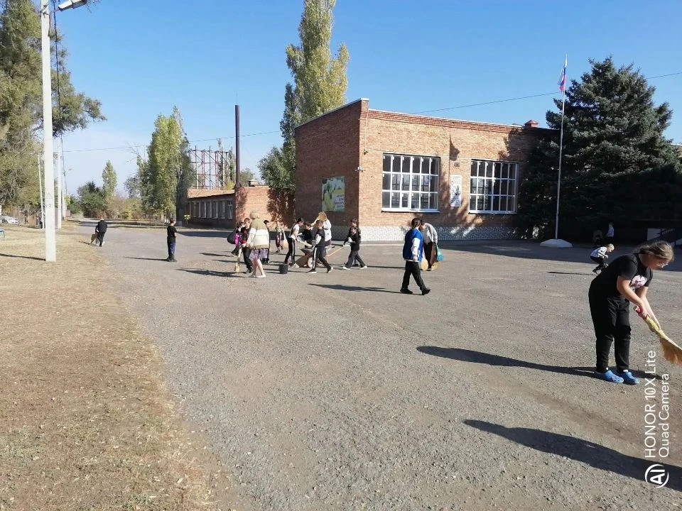 ✅🌟Сегодня наша школа гудела! Прошел большой осенний субботник, и это было по-настоящем...