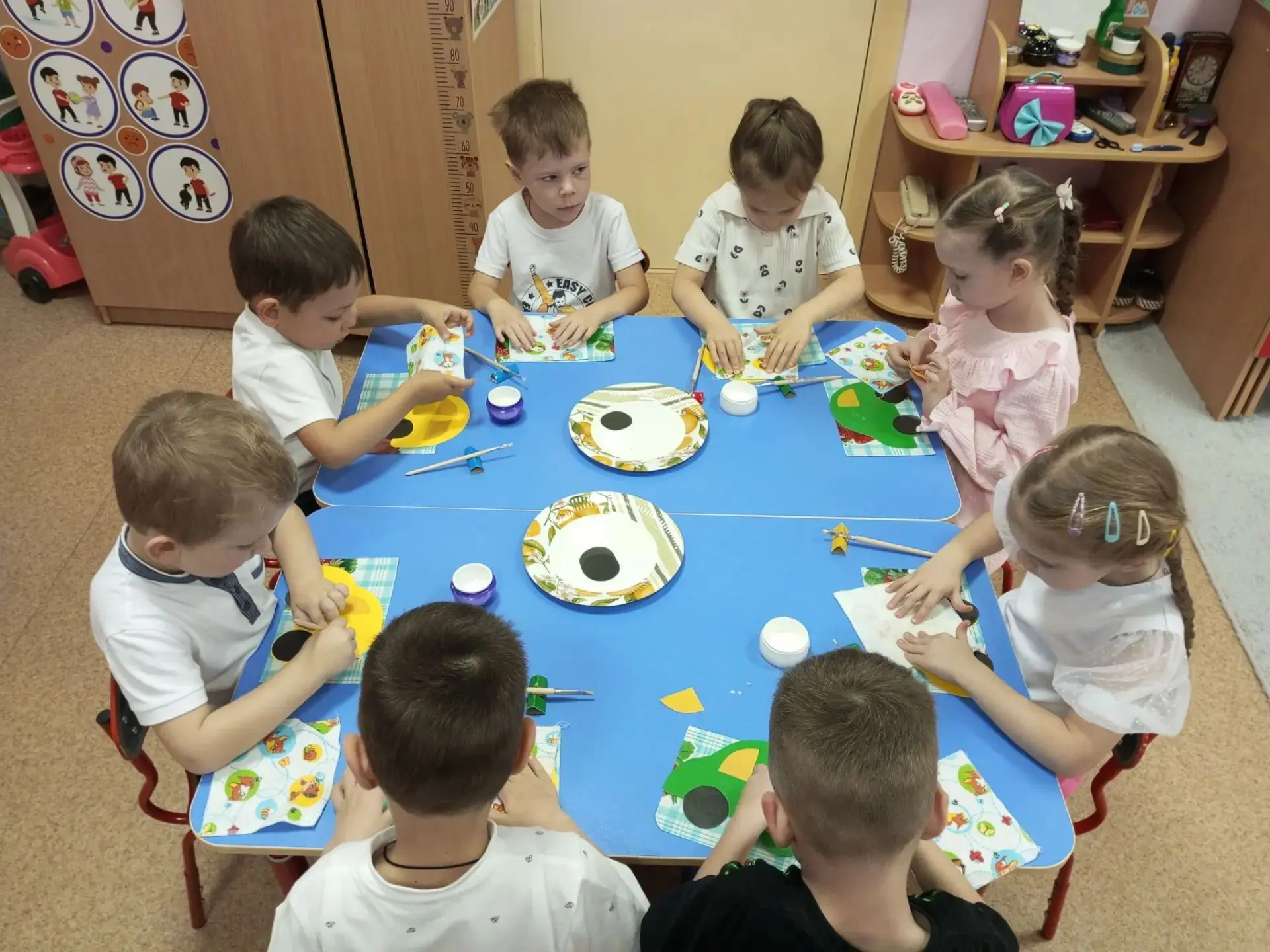 В рамках празднования Дня отца в нашем детском саду прошли мероприятия, посвящённые пра...