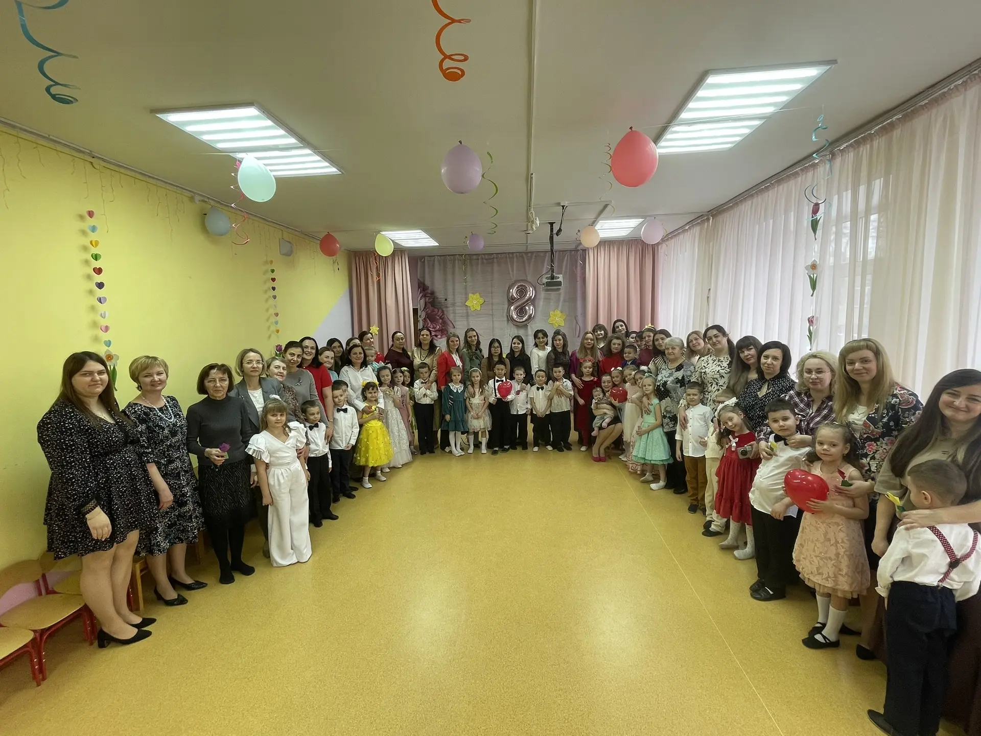 🌼 Мы поздравляли мам! 🌼