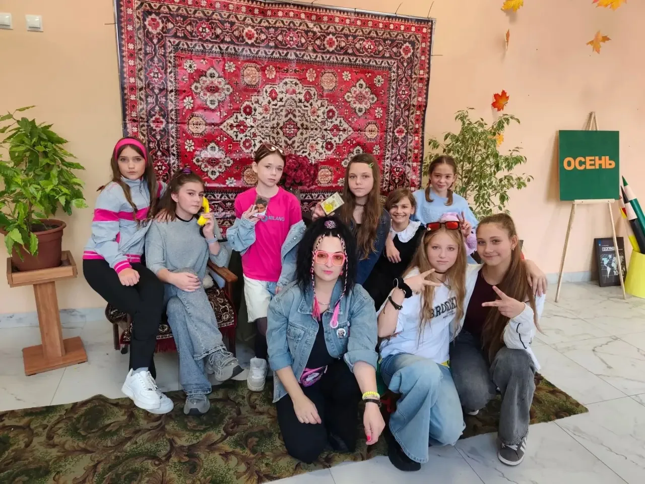 Дорогие, поддержите наших девчонок и классного руководителя сердечками ♥️