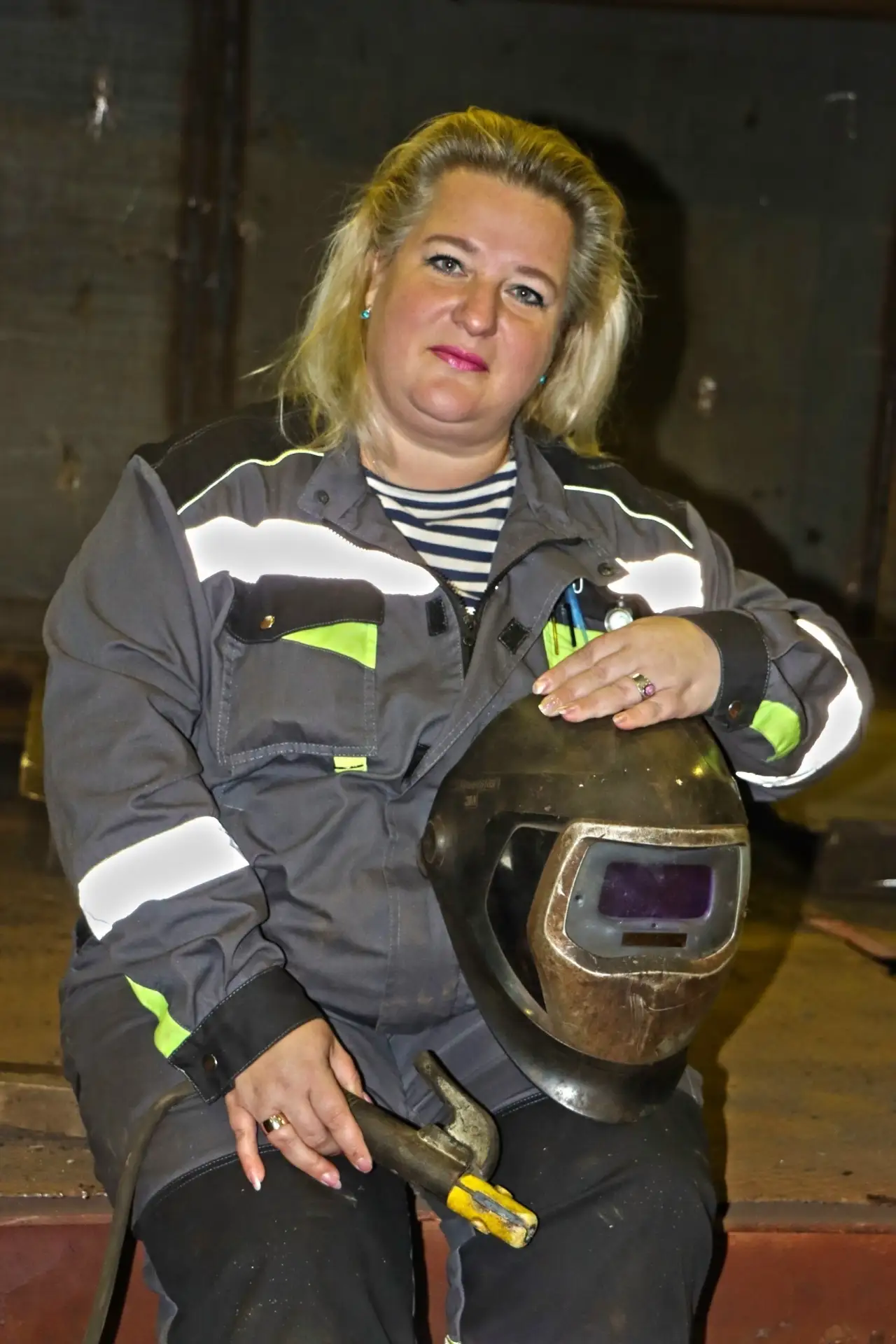 👩‍🏭 Она чинит подлодки и пишет стихи