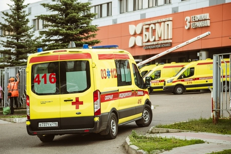В Челнах автобус столкнулся с «Москвичом» - есть пострадавшие